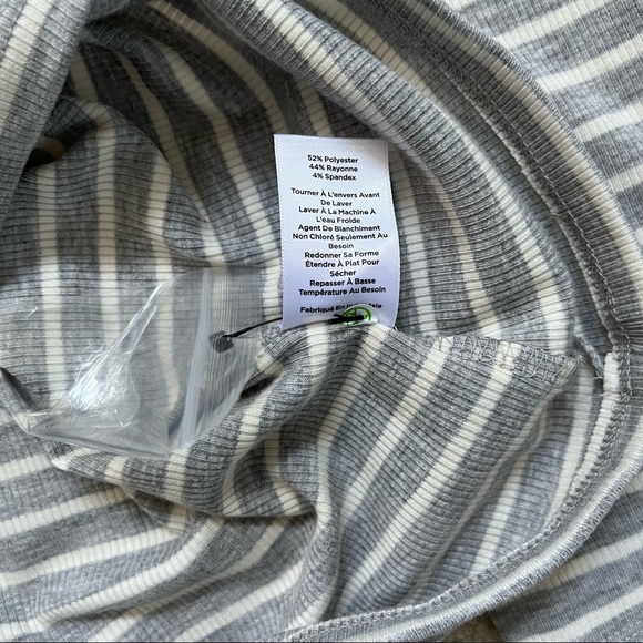 NWT Talbots Gray White Stripped Ribbed Knit Puff Sleeve Turtleneck Women’s Small - Picture 8 of 8